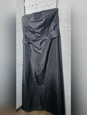 JORDAN Strapless Black Evening Gown